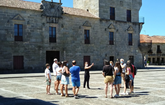 Entrada al Pazo de Fefiñáns